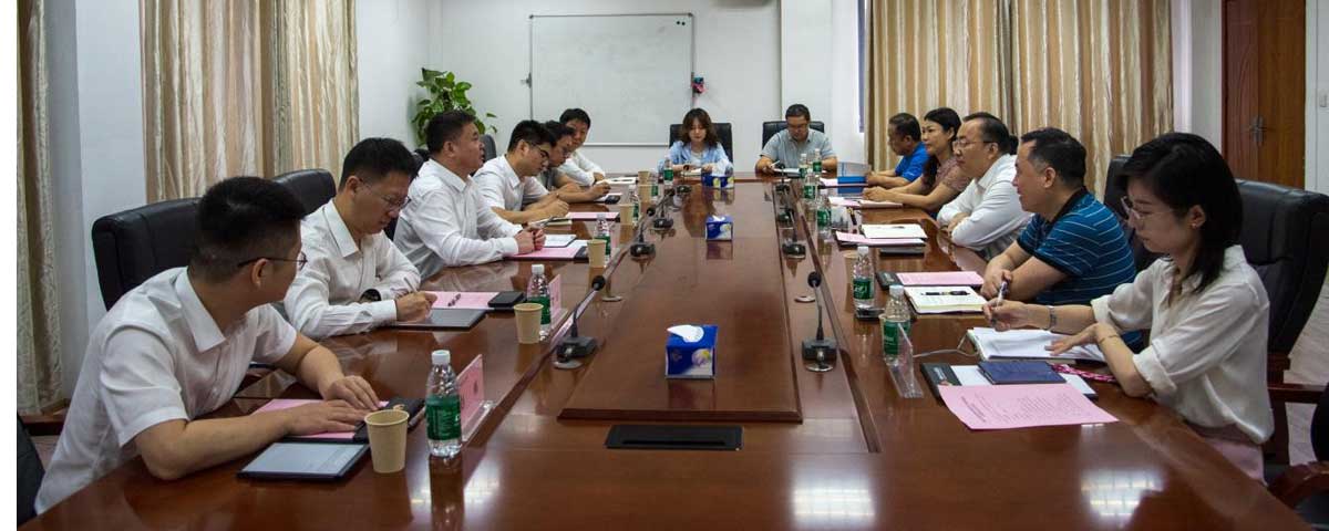 湖北长江电影集团领导与湖北大数据集团党委副书记、总经理董志发一行座谈交流